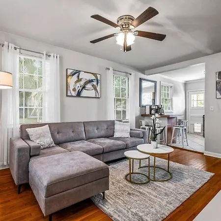East Hill Oasis Near Beaches & Downtown