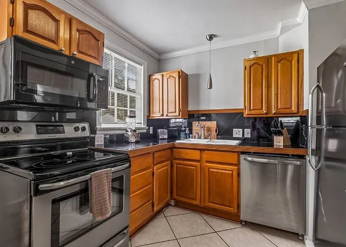 East Hill Oasis Near Beaches & Downtown Apartment Pensacola